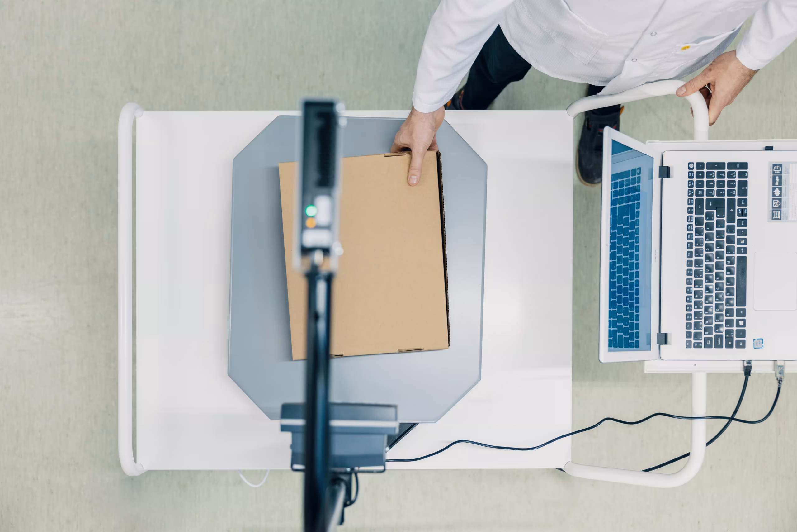 Parcel measuring using Parcelcube Vision product