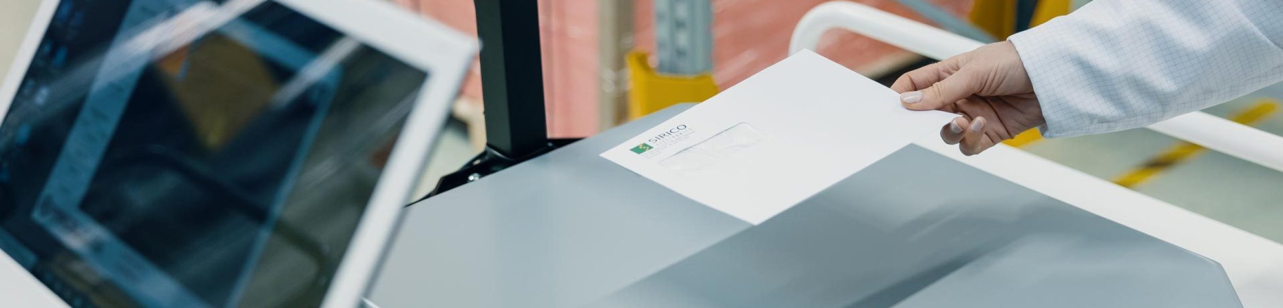 Parcelcube Vision measures both irregularly shaped and thin items quickly and accurately.